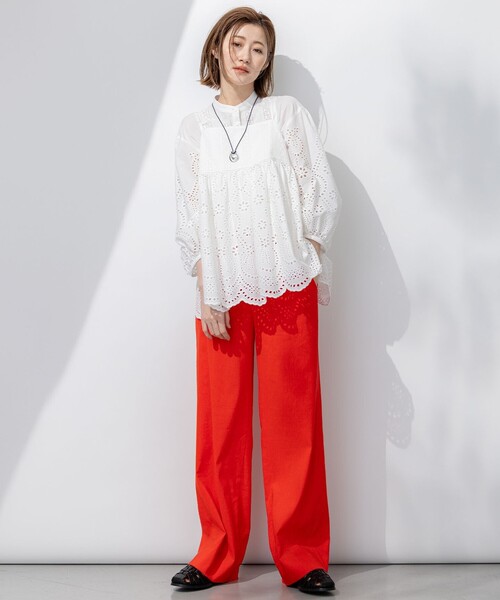 23区 L（ニジュウサンクオオキイサイズ）の「【洗える】コットンエンブロイダリー クロップド ブラウス（シャツ/ブラウス・レディース・ネイビー系/ブラック系/ホワイト系・44/46/48）」の6枚目の写真