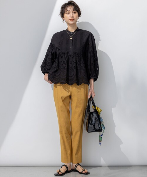 23区 L（ニジュウサンクオオキイサイズ）の「【洗える】コットンエンブロイダリー クロップド ブラウス（シャツ/ブラウス・レディース・ネイビー系/ブラック系/ホワイト系・44/46/48）」の9枚目の写真