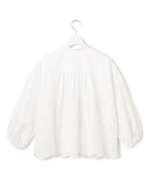 23区 L（ニジュウサンクオオキイサイズ）の「【洗える】コットンエンブロイダリー クロップド ブラウス（シャツ/ブラウス・レディース・ネイビー系/ブラック系/ホワイト系・44/46/48）」の13枚目の写真