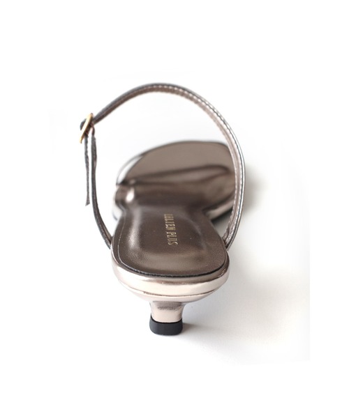 AmiAmi（アミアミ）の「華奢スクエアトゥダブルストラップミュールサンダル（サンダル・レディース・シルバー/ブラック/ブロンズ/アイボリー・S/M/LL/L）」の7枚目の写真