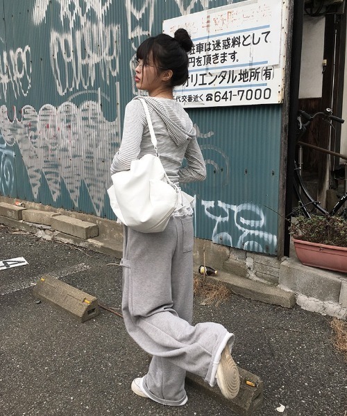まんまる 美品✴︎ペイデイ 別注 エンジニアジャケット オフホワイト F ポケットスリムボーダージップパーカー(パーカー)|anyonemore
