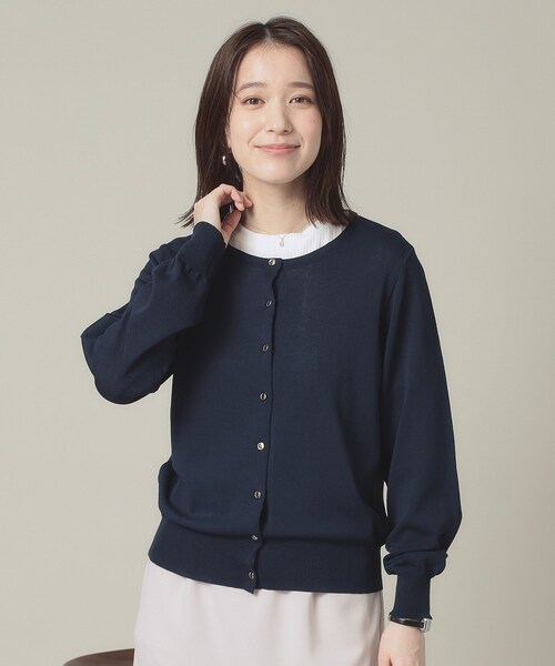 ITS'DEMO（イッツデモ）の「【UVカット／アンチピリング／手洗い可】クルーニットカーディガン（カーディガン/ボレロ・レディース・オフホワイト/ライトベージュ/レッド系1/サックスブルー/ネイビー・38/40）」の4枚目の写真