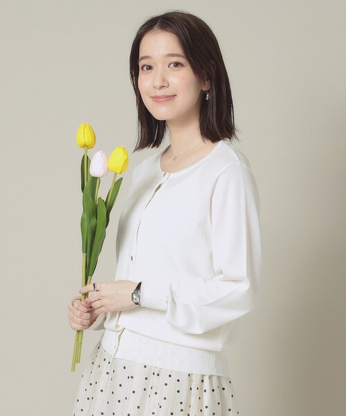 ITS'DEMO（イッツデモ）の「【UVカット／アンチピリング／手洗い可】クルーニットカーディガン（カーディガン/ボレロ・レディース・オフホワイト/ライトベージュ/レッド系1/サックスブルー/ネイビー・38/40）」の9枚目の写真