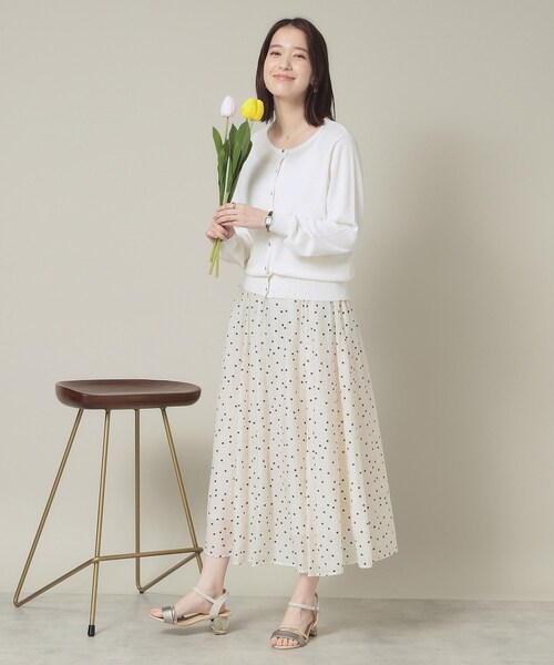 ITS'DEMO（イッツデモ）の「【UVカット／アンチピリング／手洗い可】クルーニットカーディガン（カーディガン/ボレロ・レディース・オフホワイト/ライトベージュ/レッド系1/サックスブルー/ネイビー・38/40）」の10枚目の写真