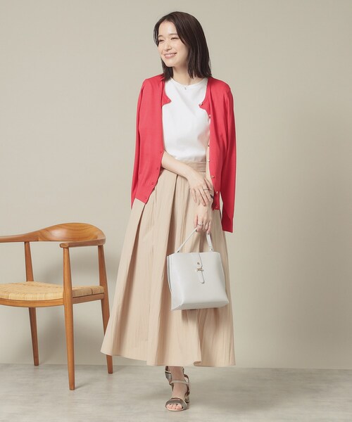 ITS'DEMO（イッツデモ）の「【UVカット／アンチピリング／手洗い可】クルーニットカーディガン（カーディガン/ボレロ・レディース・オフホワイト/ライトベージュ/レッド系1/サックスブルー/ネイビー・38/40）」の19枚目の写真