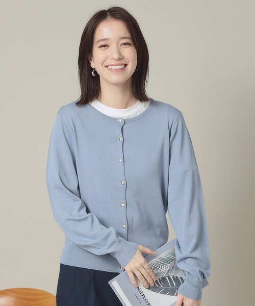 ITS'DEMO（イッツデモ）の「【UVカット／アンチピリング／手洗い可】クルーニットカーディガン（カーディガン/ボレロ・レディース・オフホワイト/ライトベージュ/レッド系1/サックスブルー/ネイビー・38/40）」の21枚目の写真