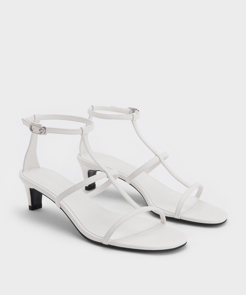 CHARLES & KEITH（チャールズ & キース）の「Tバー キトゥンヒールアンクルストラップサンダル（サンダル・レディース・シルバー/ブラック/ホワイト・22cm/22.5cm/23cm/23.5cm/24.5cm/25cm/26.5cm/25.5cm）」の8枚目の写真