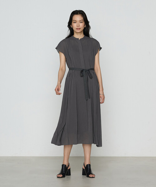 K.T KIYOKO TAKASE(キヨコタカセ)の「シャンブレーカッセン シャツドレス(ワンピース・レディース・チャコール/レモンイエロー/カーキ/ブルー系・9号/7号)」の2枚目の写真