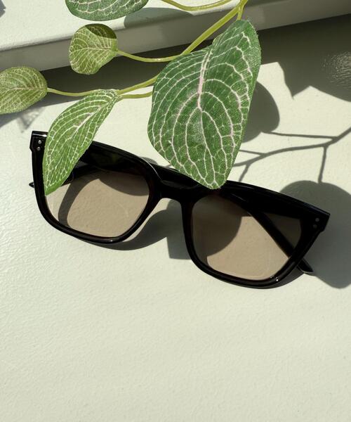 WEGO（ウィゴー）の「WEGO/フラットカラーレンズウェリントン（サングラス・レディース・ブルー/ブラウン/ブラック/その他1/ブラック系その他・FREE）」の5枚目の写真