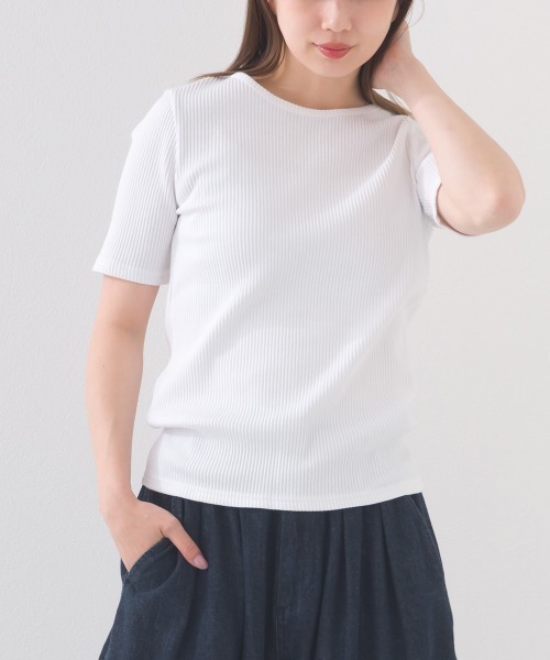 OMNES(オムネス)の「【接触冷感】 後ろV開きリブカットソー(Tシャツ/カットソー・レディース・ラベンダー/ライトブラウン/ホワイト/グレー・FREE)」の6枚目の写真