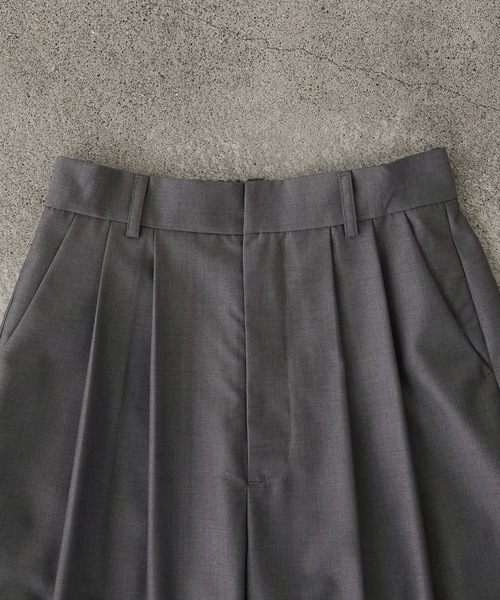 your/0w(ユアロウ)の「Tuck wide slacks / タックワイドスラックスパンツ〈セットアップ対応〉(スラックス・レディース・ブラック/グレー・M/L)」の6枚目の写真