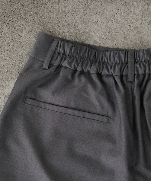 your/0w(ユアロウ)の「Tuck wide slacks / タックワイドスラックスパンツ〈セットアップ対応〉(スラックス・レディース・ブラック/グレー・M/L)」の8枚目の写真