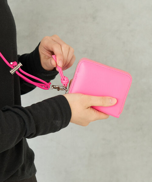 BIRTHDAY BAR（バースデイバー）の「【perche ペルケ】蛍光レザーストラップ付ジャバラカードウォレット（財布・レディース・ピンク/グリーン/イエロー・0）」の3枚目の写真