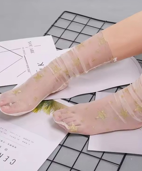 BARELY BLUE（ベアリーブルー）の「【 BARELY BLUE / ベアリーブルー 】 キラキラ ラメ レース クルー丈 ソックス（ソックス/靴下・レディース・グレー系/ホワイト系/ゴールド系・FREE）」の3枚目の写真