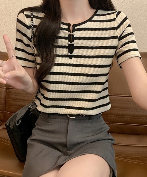 GEMEDA(ジェメダ)の「配色ボタン付きボーダートップス(Tシャツ/カットソー・レディース・グリーン/ブラック×ホワイト・M)」の7枚目の写真