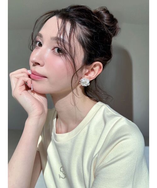 RESEXXY（リゼクシー）の「シェルフラワーピアス（ピアス（両耳用）・レディース・クリア・FREE）」の2枚目の写真