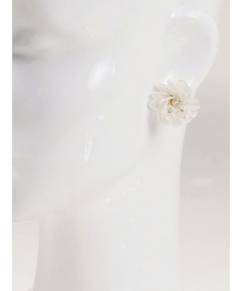 RESEXXY（リゼクシー）の「シェルフラワーピアス（ピアス（両耳用）・レディース・クリア・FREE）」の7枚目の写真