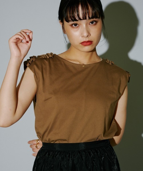 terrace（テラス）の「フリンジショルダーカットノースリーブ（その他トップス・レディース・オフホワイト/ブラック/ベージュ・MEDIUM）」の3枚目の写真