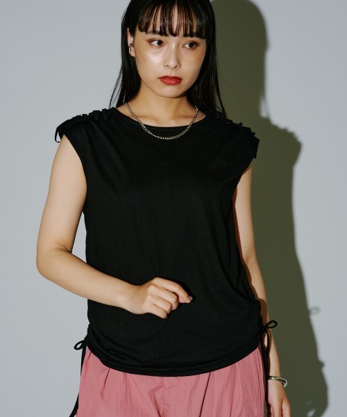 terrace（テラス）の「フリンジショルダーカットノースリーブ（その他トップス・レディース・オフホワイト/ブラック/ベージュ・MEDIUM）」の17枚目の写真
