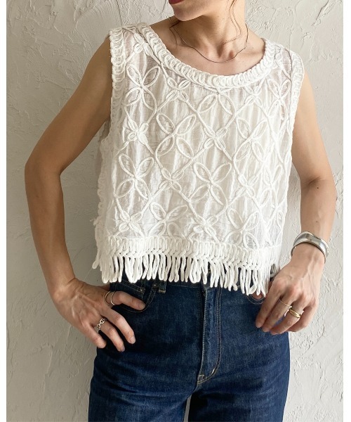 She's Closet（シーズクローゼット）の「フリンジレースクロシェ編みノースリーブベストトップス（ベスト・レディース・ホワイト/アイボリー・FREE）」の16枚目の写真