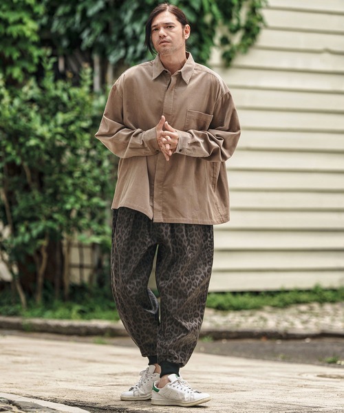 CAMBIO(カンビオ)の「mp13804- Leopard Synthetic Leather Jogger Pants レザージョガーパンツ(その他パンツ・メンズ・ブラウン/チャコール・S/M/L)」の12枚目の写真