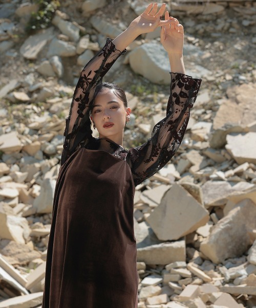 Callarus（カラルス）の「2WAYベロアフロッキープリーツワンピース