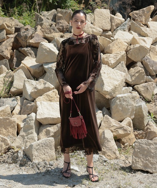 Callarus（カラルス）の「2WAYベロアフロッキープリーツワンピース