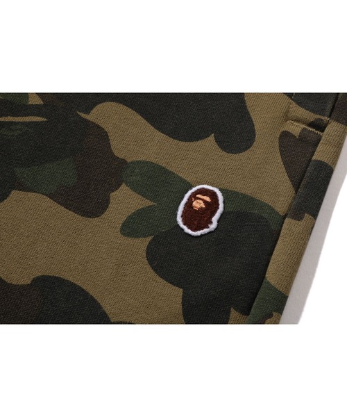 A BATHING APE（アベイシングエイプ）の「1ST CAMO ONE POINT RELAXED FIT SWEAT PANTS（スウェットパンツ・メンズ・グリーン/オレンジ/イエロー・MEDIUM/SMALL/X-LARGE/LARGE/XX-LARGE）」の7枚目の写真