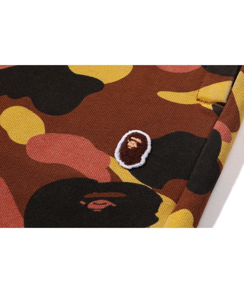 A BATHING APE（アベイシングエイプ）の「1ST CAMO ONE POINT RELAXED FIT SWEAT PANTS（スウェットパンツ・メンズ・グリーン/オレンジ/イエロー・MEDIUM/SMALL/X-LARGE/LARGE/XX-LARGE）」の9枚目の写真