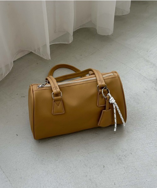 archives(アルシーヴ)の「チャーム付きスクエアボストンバッグ(ショルダーバッグ・レディース・ベージュ/レッド/ブラック・FREE)」の14枚目の写真