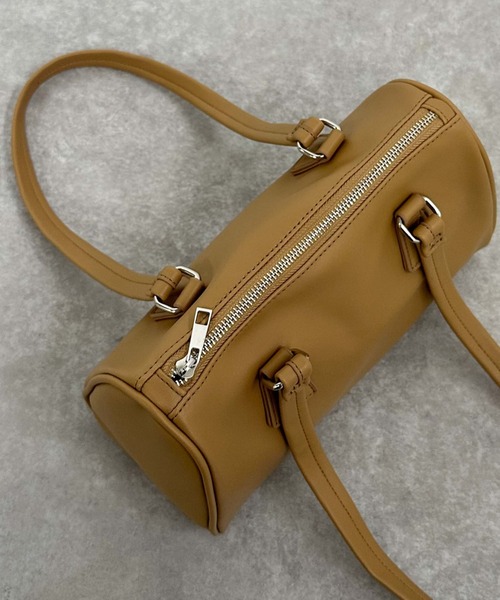 archives(アルシーヴ)の「チャーム付きスクエアボストンバッグ(ショルダーバッグ・レディース・ベージュ/レッド/ブラック・FREE)」の12枚目の写真