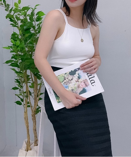 &soiree(アンドソワレ)の「【&soiree】バッククロスカップ付キャミソール(キャミソール・レディース・オフホワイト/ブラック/グリーン・FREE)」の16枚目の写真