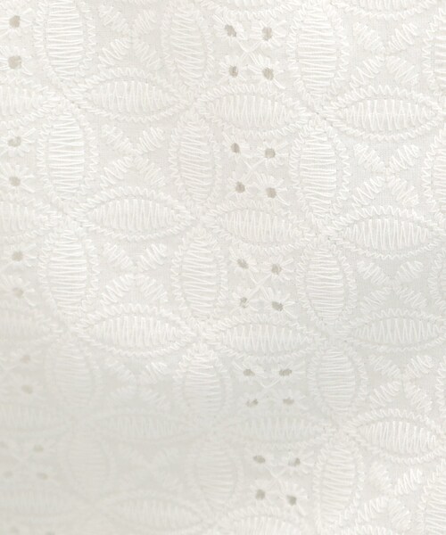 DRESKIP（ドレスキップ）の「【S-LL】抜け感とすっきり見えを叶える 刺繍レース スキッパー襟トップス（Tシャツ/カットソー・レディース・スモーキーグリーン系/オフホワイト/ブルー/ブラック/ダークブラウン・04/03/01/02）」の10枚目の写真