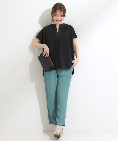 DRESKIP（ドレスキップ）の「【S-LL】抜け感とすっきり見えを叶える 刺繍レース スキッパー襟トップス（Tシャツ/カットソー・レディース・スモーキーグリーン系/オフホワイト/ブルー/ブラック/ダークブラウン・04/03/01/02）」の7枚目の写真