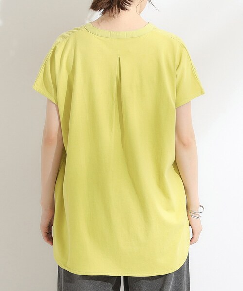 DRESKIP（ドレスキップ）の「【S-LL】抜け感とすっきり見えを叶える 刺繍レース スキッパー襟トップス（Tシャツ/カットソー・レディース・スモーキーグリーン系/オフホワイト/ブルー/ブラック/ダークブラウン・04/03/01/02）」の17枚目の写真