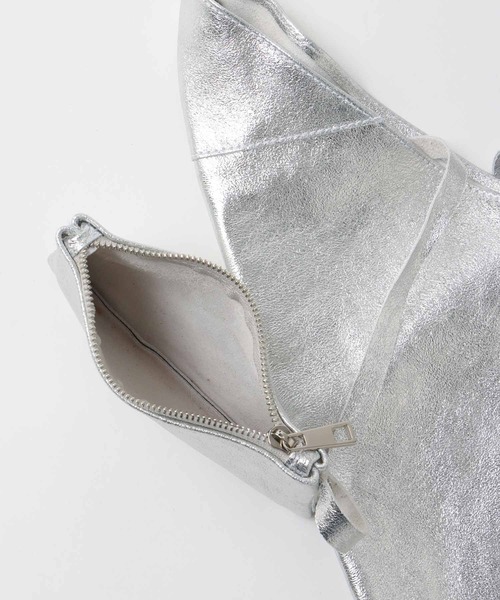 Cepica（セピカ）の「牛床革トライアングルワンショルダー（ショルダーバッグ・レディース・ゴールド/シルバー・FREE）」の13枚目の写真