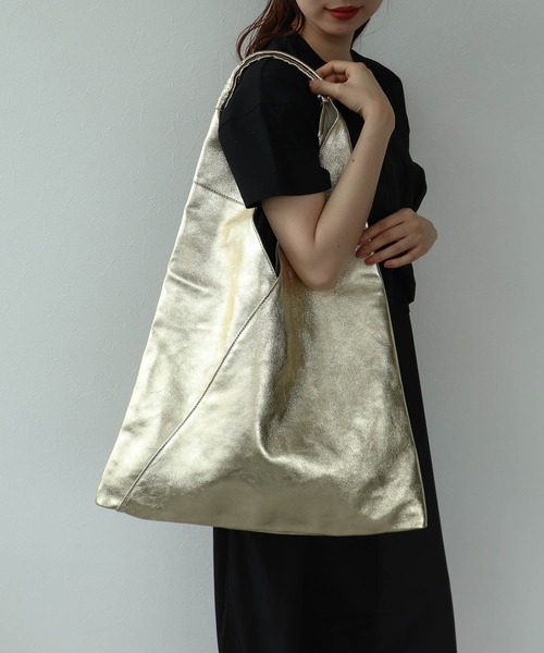 Cepica（セピカ）の「牛床革トライアングルワンショルダー（ショルダーバッグ・レディース・ゴールド/シルバー・FREE）」の7枚目の写真