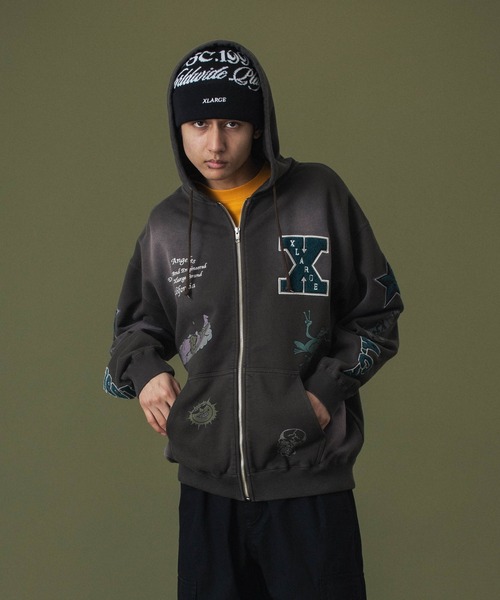 XLARGE（エクストララージ）の「MULTI LOGO ZIP UP HOODED SWEATSHIRT（パーカー・メンズ・ブラック/ブラウン/ネイビー・S/M/L/XL）」の4枚目の写真
