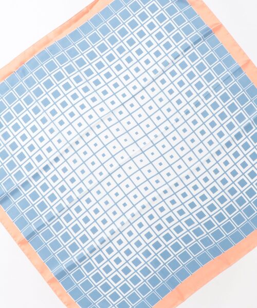 31 Sons de mode(トランテアン ソン ドゥ モード)の「スカーフ(バンダナ/スカーフ・レディース・サックスブルー・フリ-)」の2枚目の写真