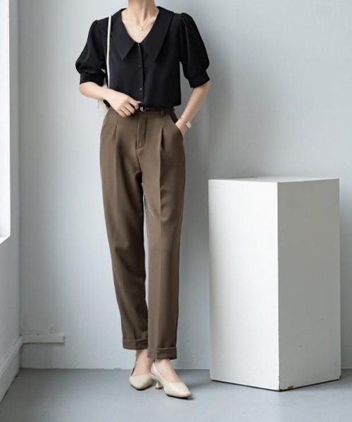 FAVORITO(ファヴォリート)の「ビッグカラー×パフスリーブ シフォンブラウス(シャツ/ブラウス・レディース・ホワイト/ブラック・M/L/XL)」の3枚目の写真
