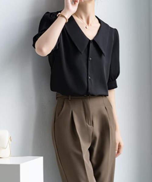 FAVORITO(ファヴォリート)の「ビッグカラー×パフスリーブ シフォンブラウス(シャツ/ブラウス・レディース・ホワイト/ブラック・M/L/XL)」の6枚目の写真