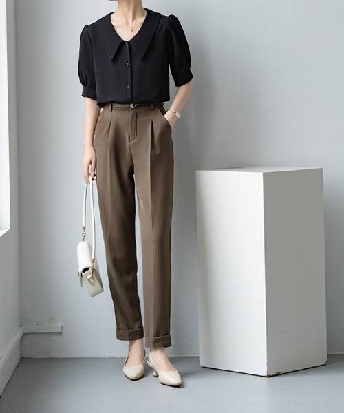 FAVORITO(ファヴォリート)の「ビッグカラー×パフスリーブ シフォンブラウス(シャツ/ブラウス・レディース・ホワイト/ブラック・M/L/XL)」の4枚目の写真