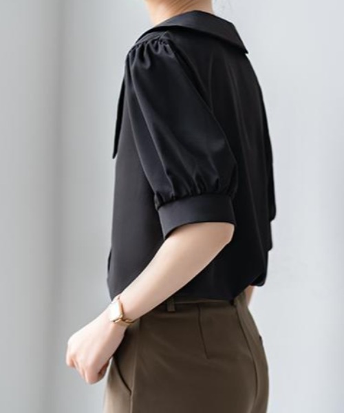 FAVORITO(ファヴォリート)の「ビッグカラー×パフスリーブ シフォンブラウス(シャツ/ブラウス・レディース・ホワイト/ブラック・M/L/XL)」の7枚目の写真