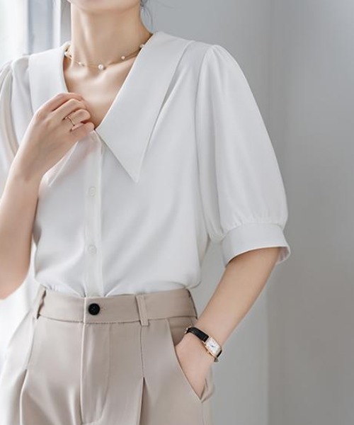 FAVORITO(ファヴォリート)の「ビッグカラー×パフスリーブ シフォンブラウス(シャツ/ブラウス・レディース・ホワイト/ブラック・M/L/XL)」の17枚目の写真