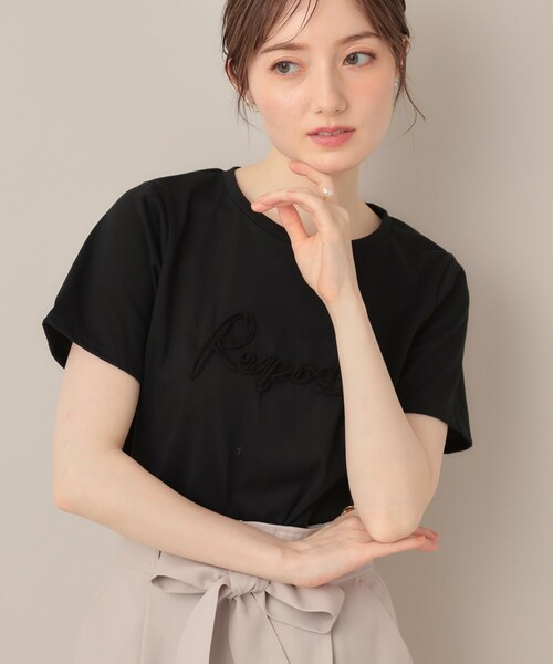 couture brooch(クチュールブローチ)の「テープ刺繍ロゴT(Tシャツ/カットソー・レディース・オフホワイト/ブラウン系その他/ブラック・38/40)」の1枚目の写真