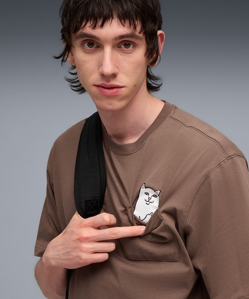 PUMA(プーマ)の「PUMA/プーマ RIPNDIPコラボ RELAXED POCKET 半袖Tシャツ 633779(Tシャツ/カットソー・メンズ・ブラウン/ブラック・M/L/XL)」の9枚目の写真