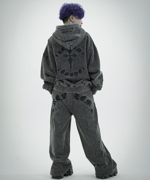 REFLEM(レフレム)の「『REFLEM/レフレム』クロス刺繍スウェットワイドパンツ(スウェットパンツ・レディース・ホワイト/グレー/ブラック×パープル/ピンク/ブラック×ホワイト・FREE)」の9枚目の写真
