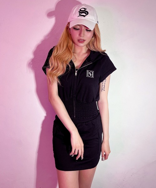 BLACKQUEEN(ブラッククイーン)の「【BLACKQUEEN】くびれシャーリングセットアップ(セットアップ・レディース・チャコール/ブラック・M)」の3枚目の写真
