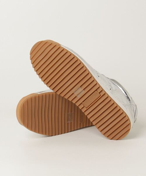 STEVE MADDEN(スティーブマデン)の「STEVE MADDEN スティーブマデン MIRAGE-SM ミラージュ クラッシュ スニーカー(スニーカー・レディース・シルバー/ブラック・24.0cm/23.0cm/24.5cm/23.5cm/22.5cm/25.0cm)」の4枚目の写真