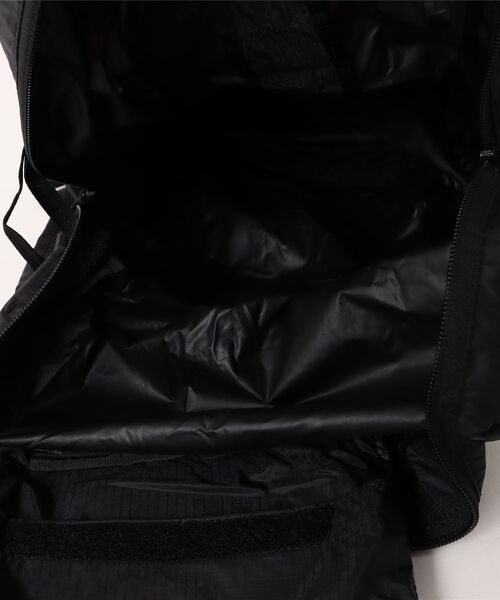 THE NORTH FACE(ザノースフェイス)の「【THE NORTH FACE/ザ ノースフェイス】MAYFLY PACK 22(バックパック/リュック・メンズ・ブラック・FREE)」の4枚目の写真